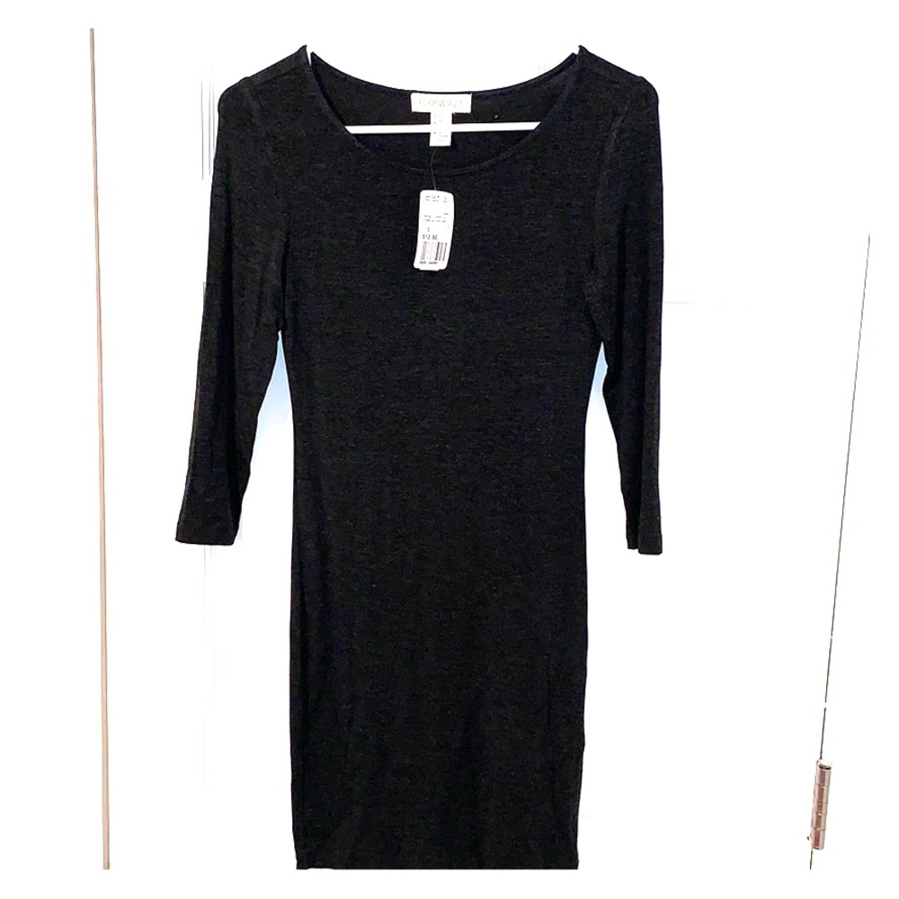 Woman’s Forever 21 dress